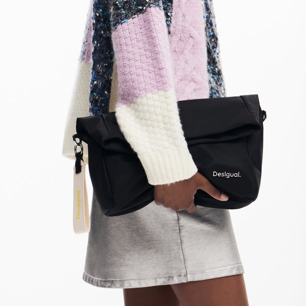 Desigual Priori Loverty 3.0 fekete táska 24WAXY05