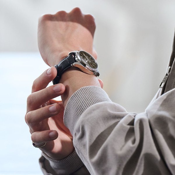 Seiko 5 Sports Yuto Horigome Limited Edition automata bőrszíjas óra SRPL31K1