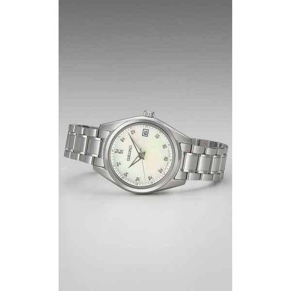 Seiko Ladies Diamond fémcsatos gyémánt indexes kvarc női karóra SUR579P1
