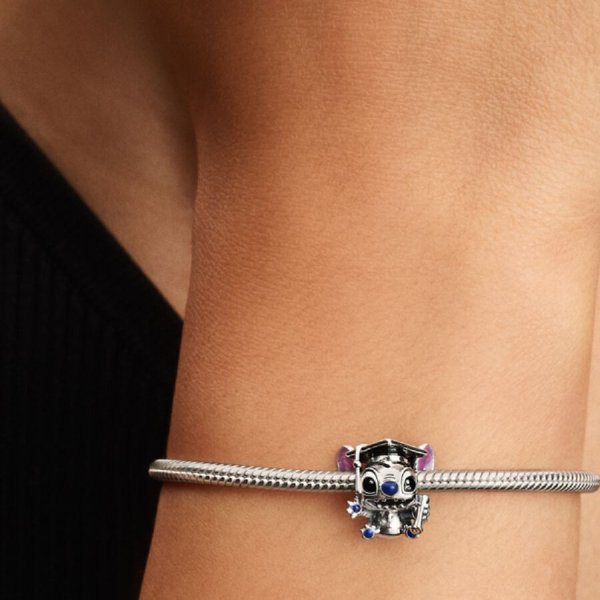 Pandora ékszer Disney Stitch ballagó ezüst charm 793789C01