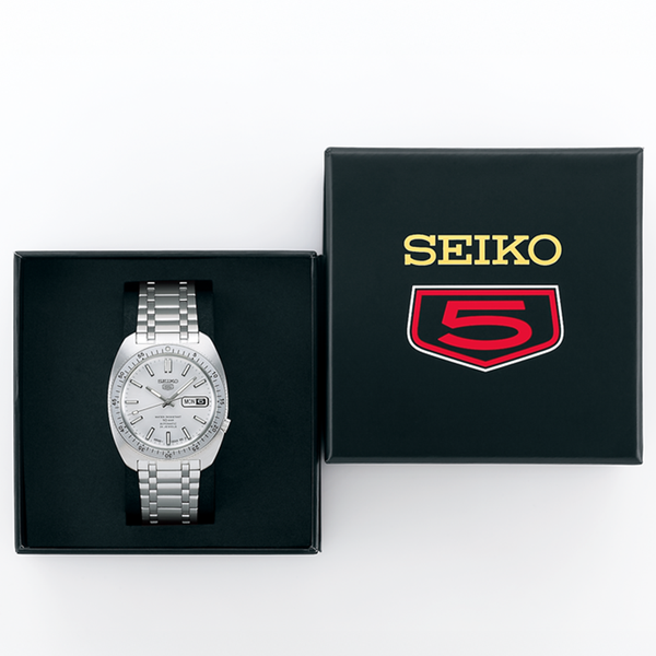Seiko 5 Sports SKX Gene Kranz Recreation Limited Edition fehér férfi karóra SRPL91K1