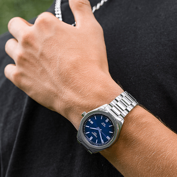 Tissot  PRC 100 Solar kék számlapos fémszíjas férfi karóra T1514221104100