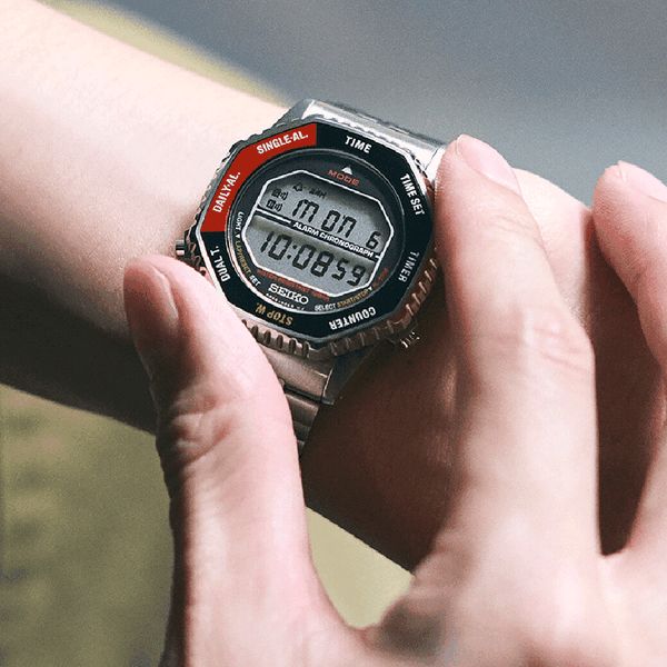 Seiko 'Rotocall' piros és fekete lünettás digitális quartz chronograph karóra SMGG19P1  Seiko 'Rotocall' piros és fekete lünettás digitális quartz chronograph karóra SMGG19P1