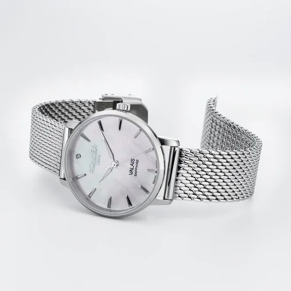 Roamer Valais gyöngyház számlapos ezüst színű női óra szett gyémánttal 989847412005