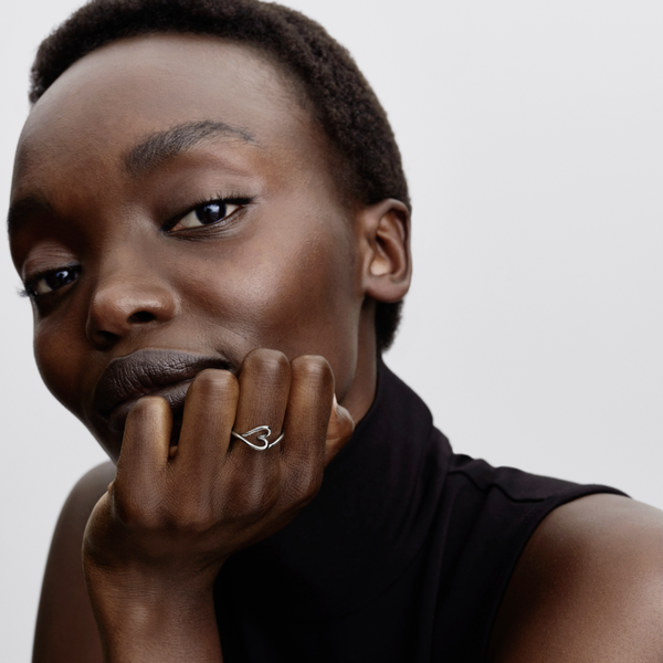 Pandora ékszer Organikus formájú kis szív ezüst gyűrű 