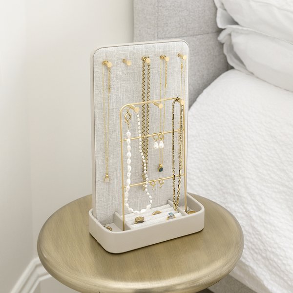 Stackers Lenvászon és drapp ékszertartó állvány 76377