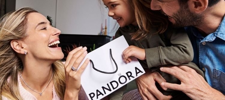 A 2022-es Pandora anyák napi kollekció a feltétel nélküli szeretet szimbólumaival