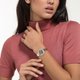 Swarovski Crystal rozé pezsgő bőr szíjas óra 5484045