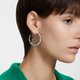 Swarovski Dellium ezüst színű karika fülbevaló zöld kristállyal 5645373