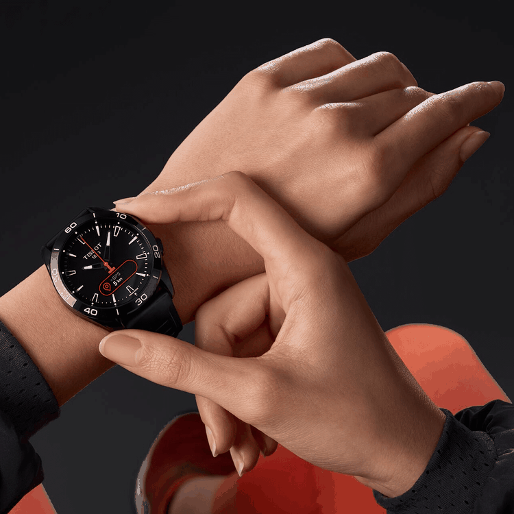 Tissot T-Touch Connect Sport titánium fekete szilikonszíjas solar okosóra