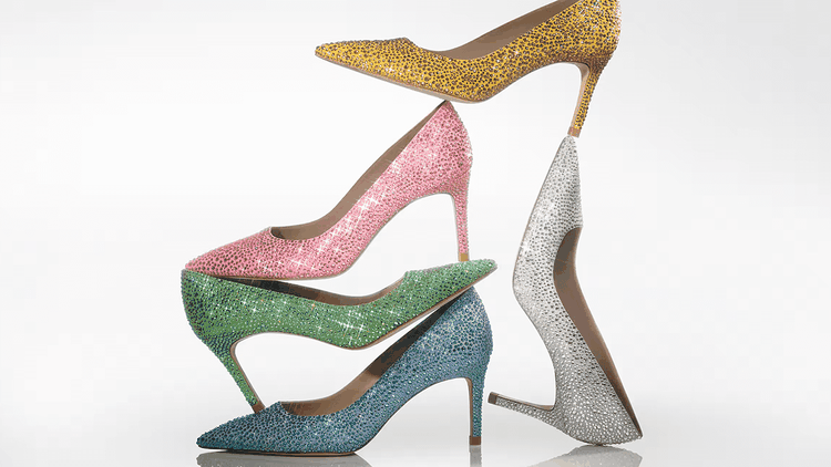 Swarovski kövekkel díszített cipő