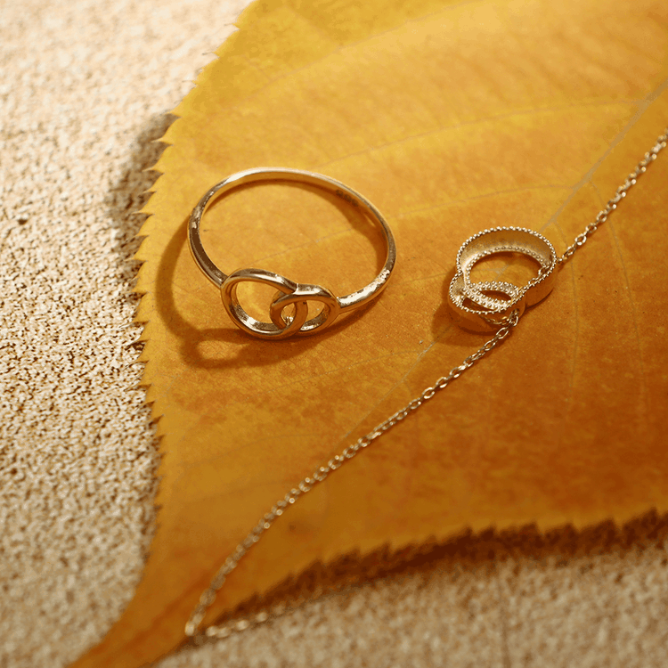 Jackie Gold Giro Doppio körök 14K arany gyűrű Jackie Gold összefonódó körök 14K arany gyűrű