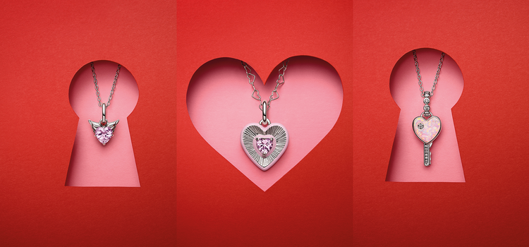 Pandora új kollekció – modern romantika Pandora nyakláncok szív, lakat és kulcs motívumokkal, rózsaszín kövekkel és romantikus részletekkel