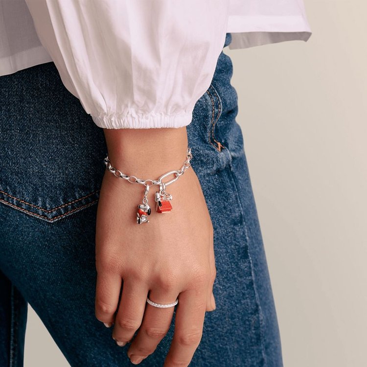 Thomas Sabo ezüst charm karkötő Snoopy és piros ház medállal