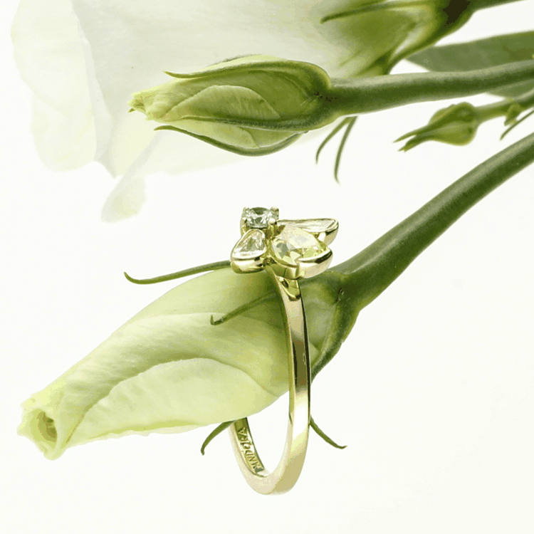 Pandora arany méhecske formájú gyűrű csillogó kövekkel