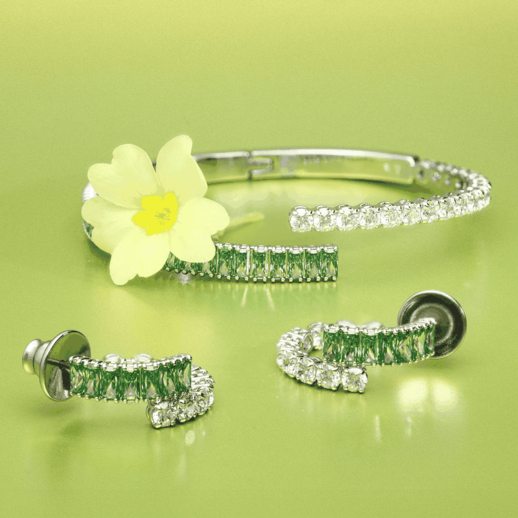 Swarovski karkötő és fülbevaló zöld és fehér kristályokkal díszített elegáns ékszer szett