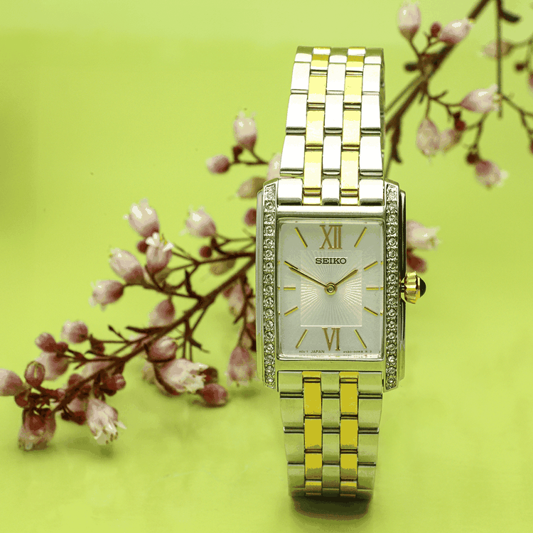 Seiko női karóra kéttónusú szíjjal és díszített tokkal, ünnepi ballagási ajándékhoz