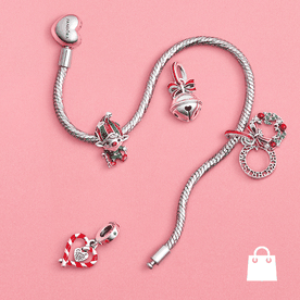 Pandora karácsonyi karkötő manó és csengő charmokkal - szett