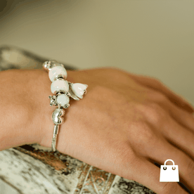 Pandora ezüst karkötő opálos, hóvirág és maci charmokkal - szett