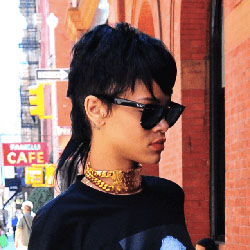 Rihanna choker