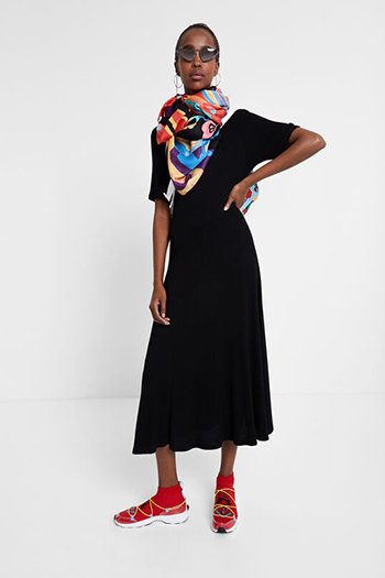 Desigual patch tapestry sál modellen