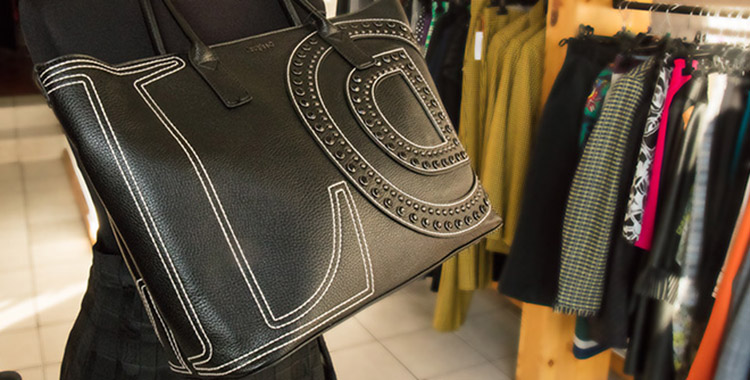 Desigual nagy fekete táska tavasz