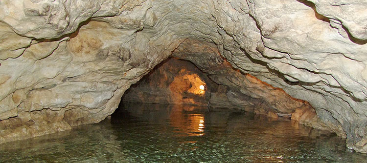 Tapolcai tavasbarlang