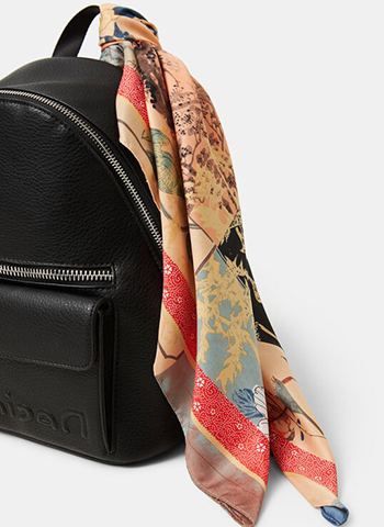 Desigual Magnus squared sál