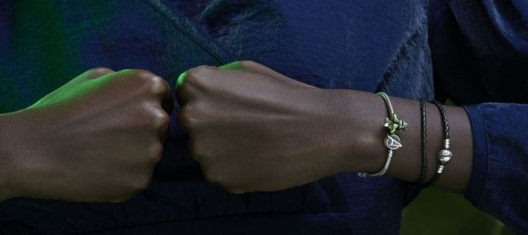 Pandora ékszer Marvel A bosszúállók logó moments kígyólánc ezüst karkötő