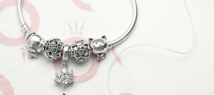 Pandora kutya charm