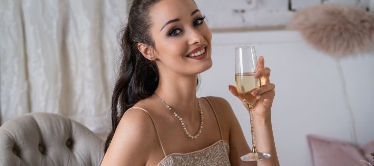 Swarovski Pezsgős pohár arany színű swarovski kristályokkal