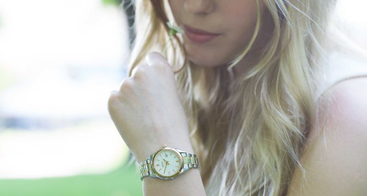 Seiko Fémcsatos, bicolor márvány számlapos női kvarc óra