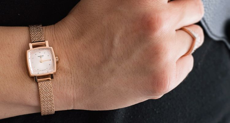 Tissot Lovely négyszögletes rozé női óra gyémántokkal