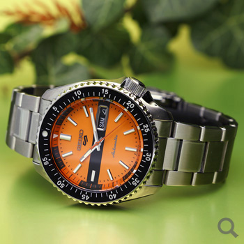 Seiko The 'New Double Hurricane' 5 Sports Retro Colour Collection karóra