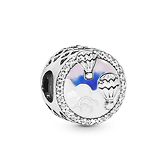 Pandora Traveler charm