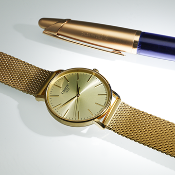 Tissot Everytime arany színű mesh szíjas férfi óra