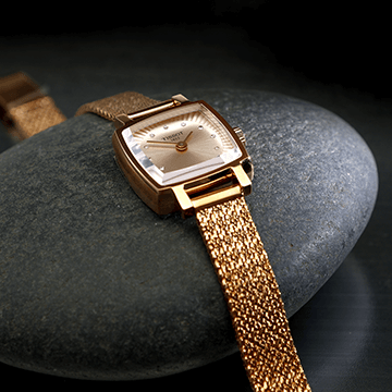 Tissot Lovely négyszögletes rozé óra gyémántokkal