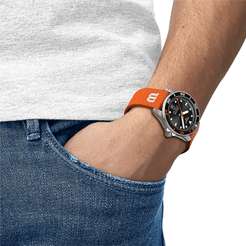 Tissot Seastar 1000 Wilson WNBA Special Edition automata karóra