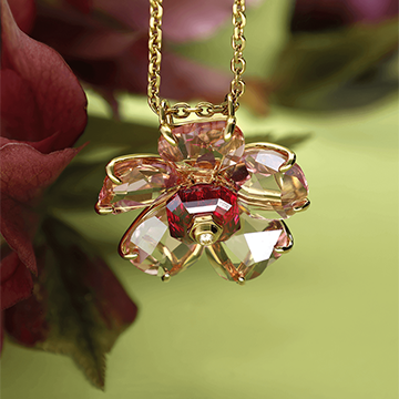 Swarovski Florere arany színű nyaklánc virág metszésű rózsaszín kristállyal