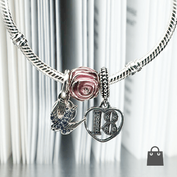 Pandora karkötő és charm